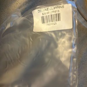 Deluxe clippings never used changed hair color and no need for it